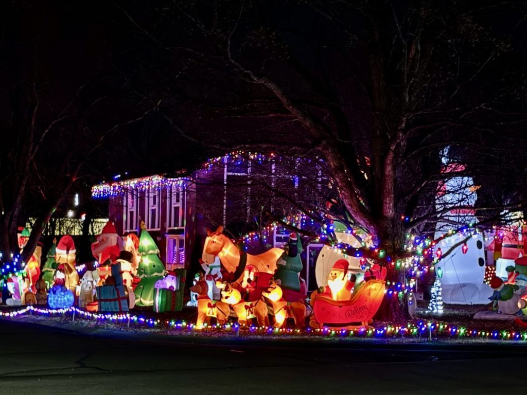 Wow! Look at that Christmas display! Daily Journal Online